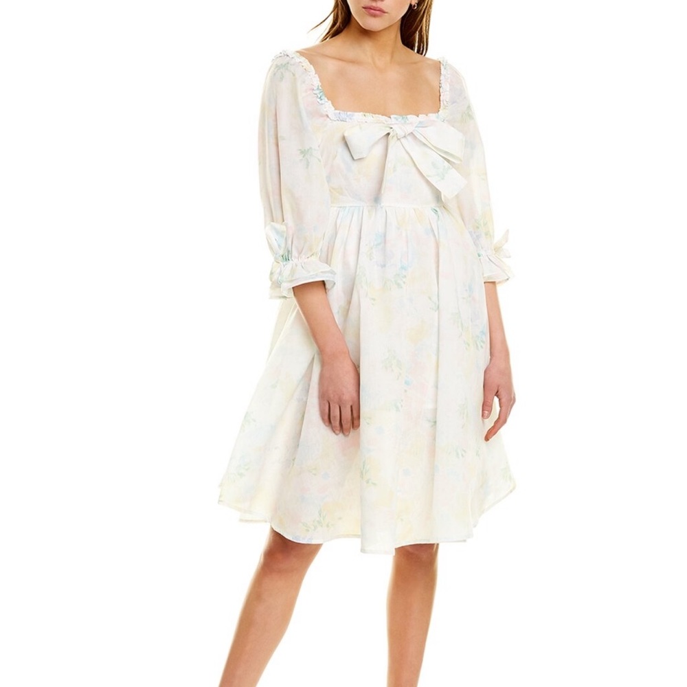 Beautiful summer dress.